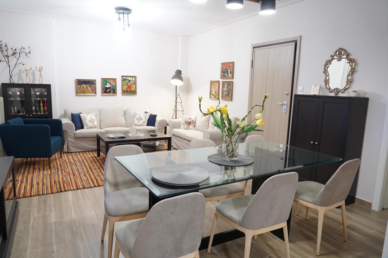 Larissa Downtown Apartment With Parking Exterior photo